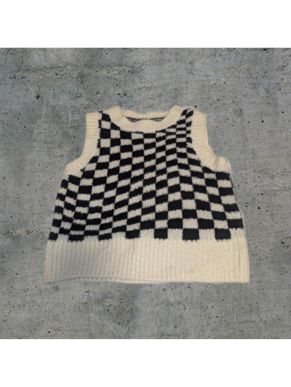 Checkered Knit Cropped Vest